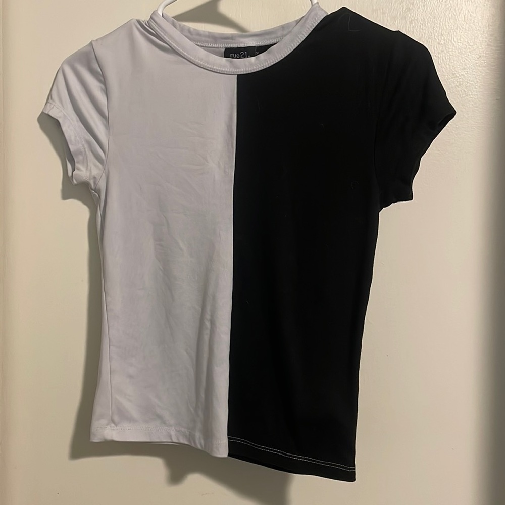 Cropped tee from rule21